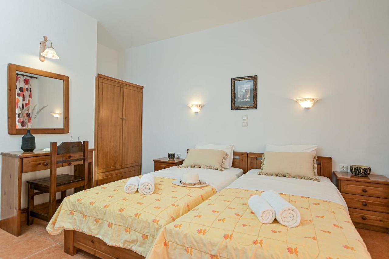 Alykes Studios & Suites Ájos Prokópios Eksteriør bilde