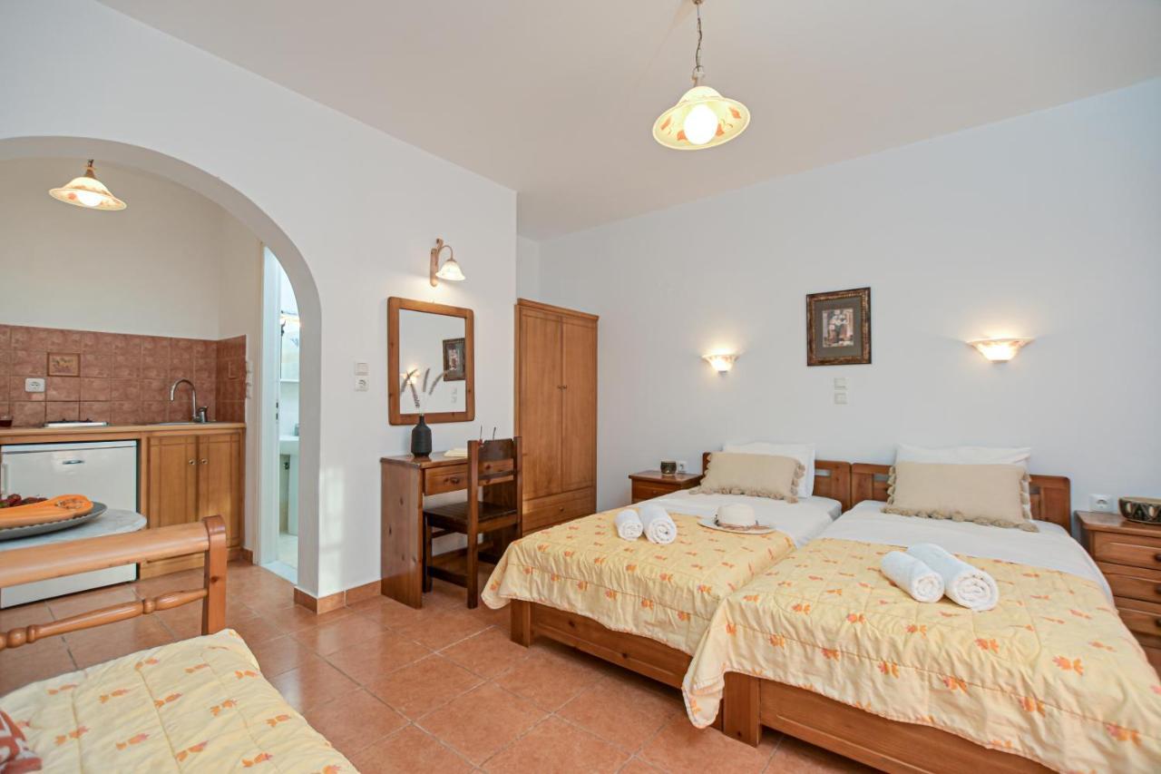 Alykes Studios & Suites Ájos Prokópios Eksteriør bilde