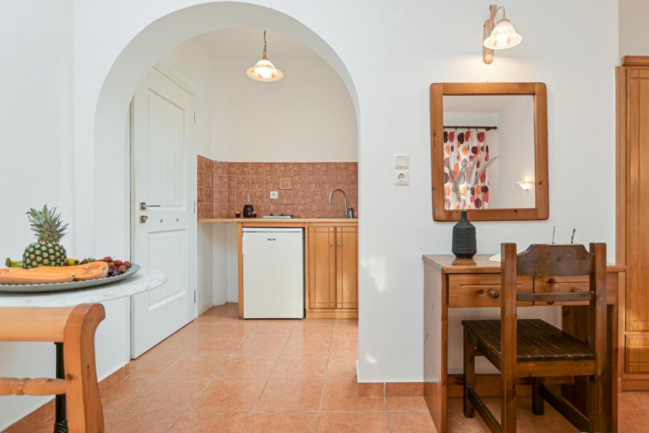 Alykes Studios & Suites Ájos Prokópios Eksteriør bilde